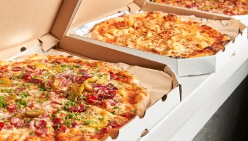 2 PIZZAS 40cm achetées = 1 pizza 30cm offerte 